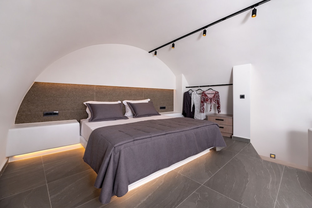 Luxury Apartment, 1 King Bed with Sofa bed, Ocean View