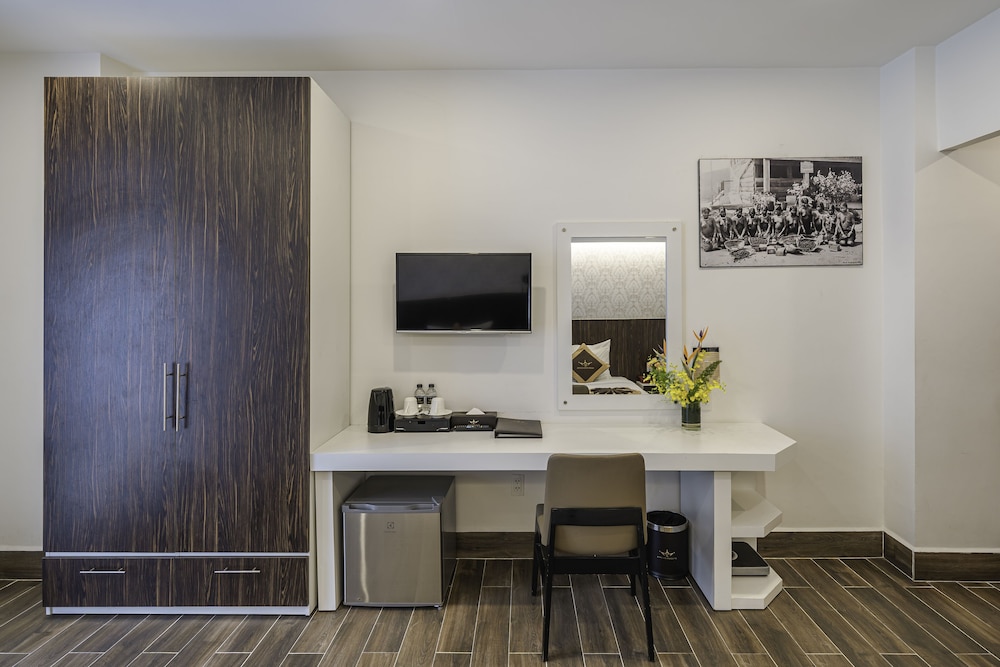 Premium Twin Room - Photo 10