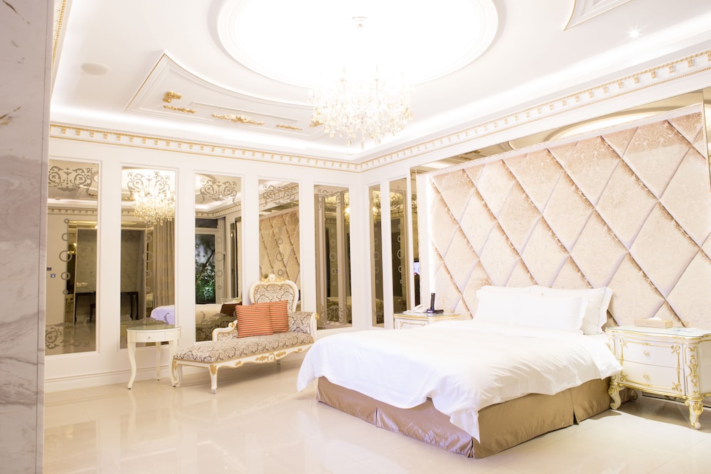 Standard Suite (Check in time starts from 6pm) photo 2