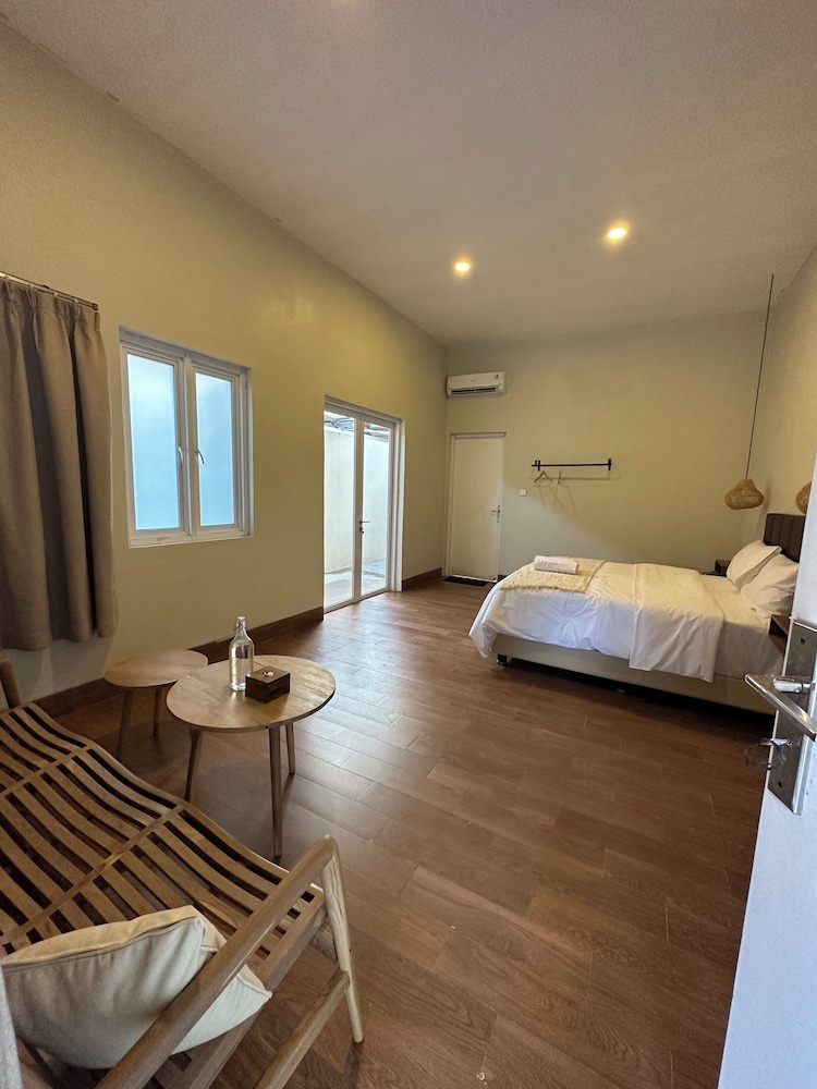 Deluxe Room, 1 Queen Bed photo 3