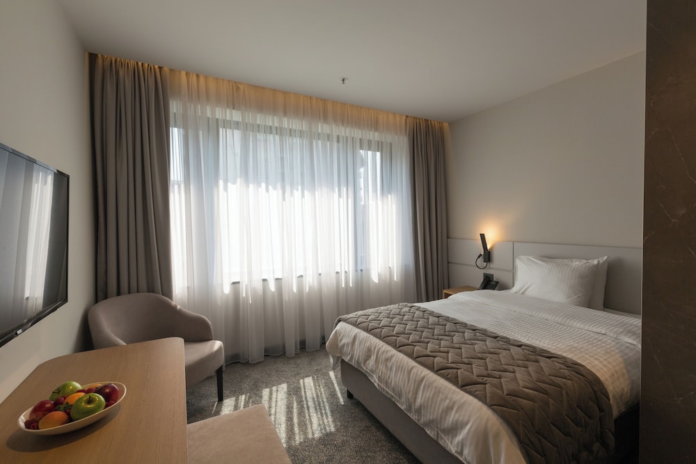 Standard Double Room - Photo 8