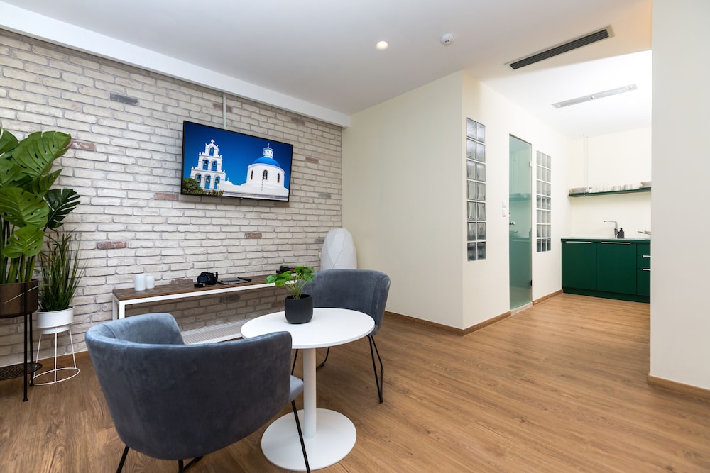 Premium Studio Suite photo 2