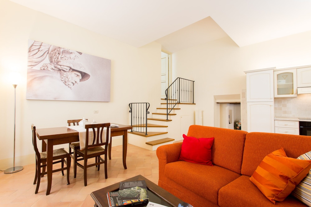 Classic Apartment, 1 Bedroom, Private Bathroom, City View photo 2