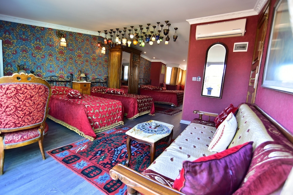 Family Quadruple Room photo 3