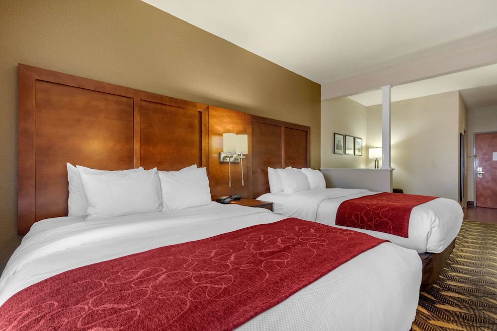 Suite, Multiple Beds, Non Smoking - Photo 2