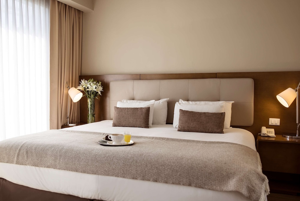 Suite, 1 King Bed (VIP)
