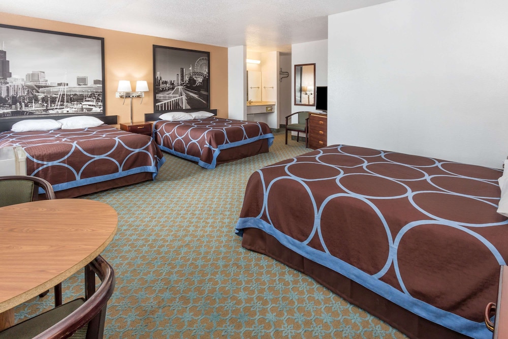 Studio Suite, Multiple Beds, Smoking photo 1