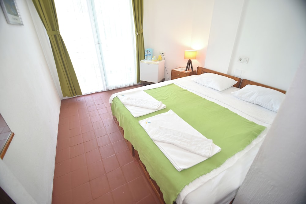 Basic Double Room photo 2