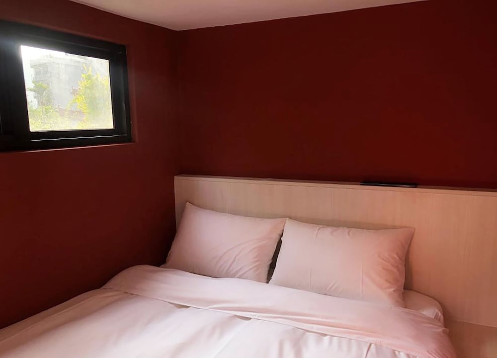 Deluxe Capsule - Mixed Dorm - Photo 10