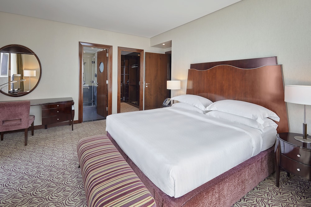 Room, 1 King Bed (Large Corner)