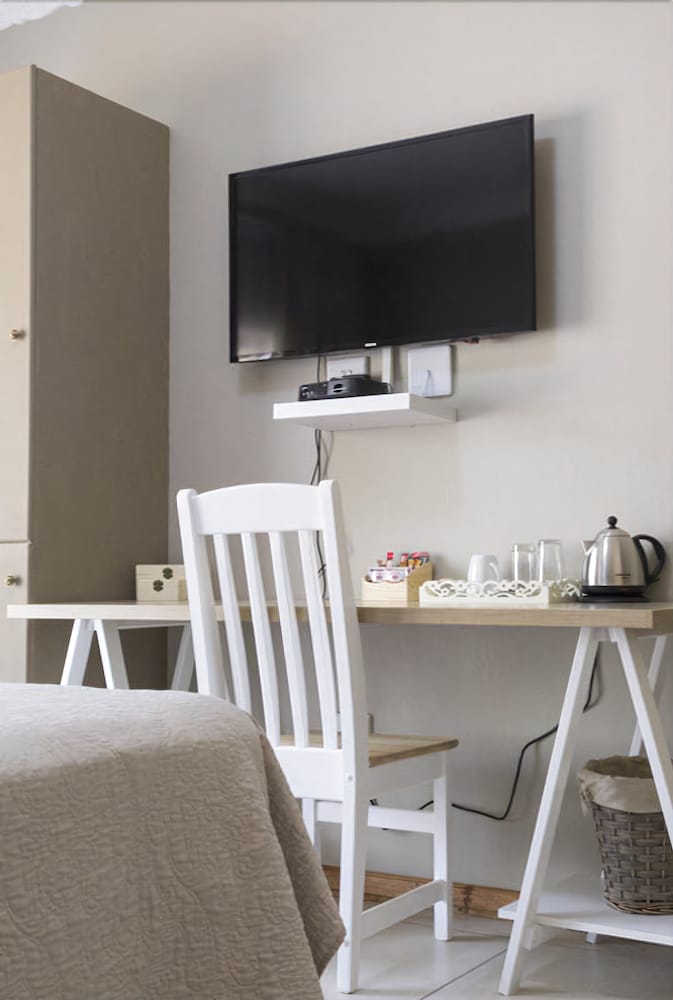 Double Room, Ground Floor (1) photo 2