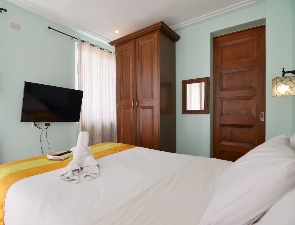 Villa photo 2