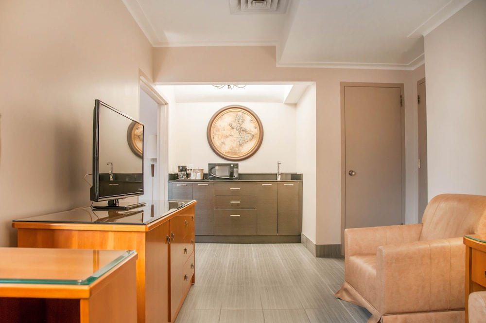 Empire Suites — photo 70