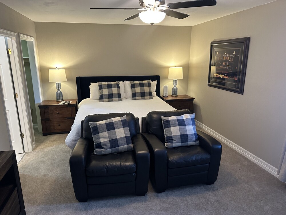 Suite, 1 King Bed (Suite 9)