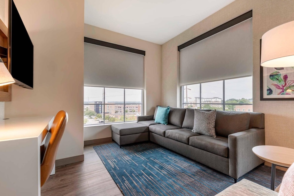 Suite, 1 King Bed, Non Smoking (Upgrade) - Photo 1