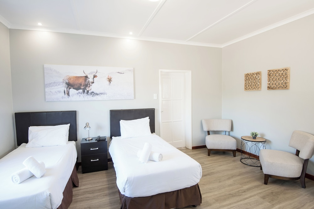 Standard Chalet Twin 2 Single Beds Kitchenette Garden Area