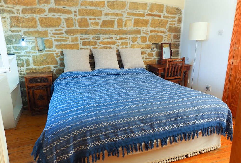 Traditional Apartment photo 2