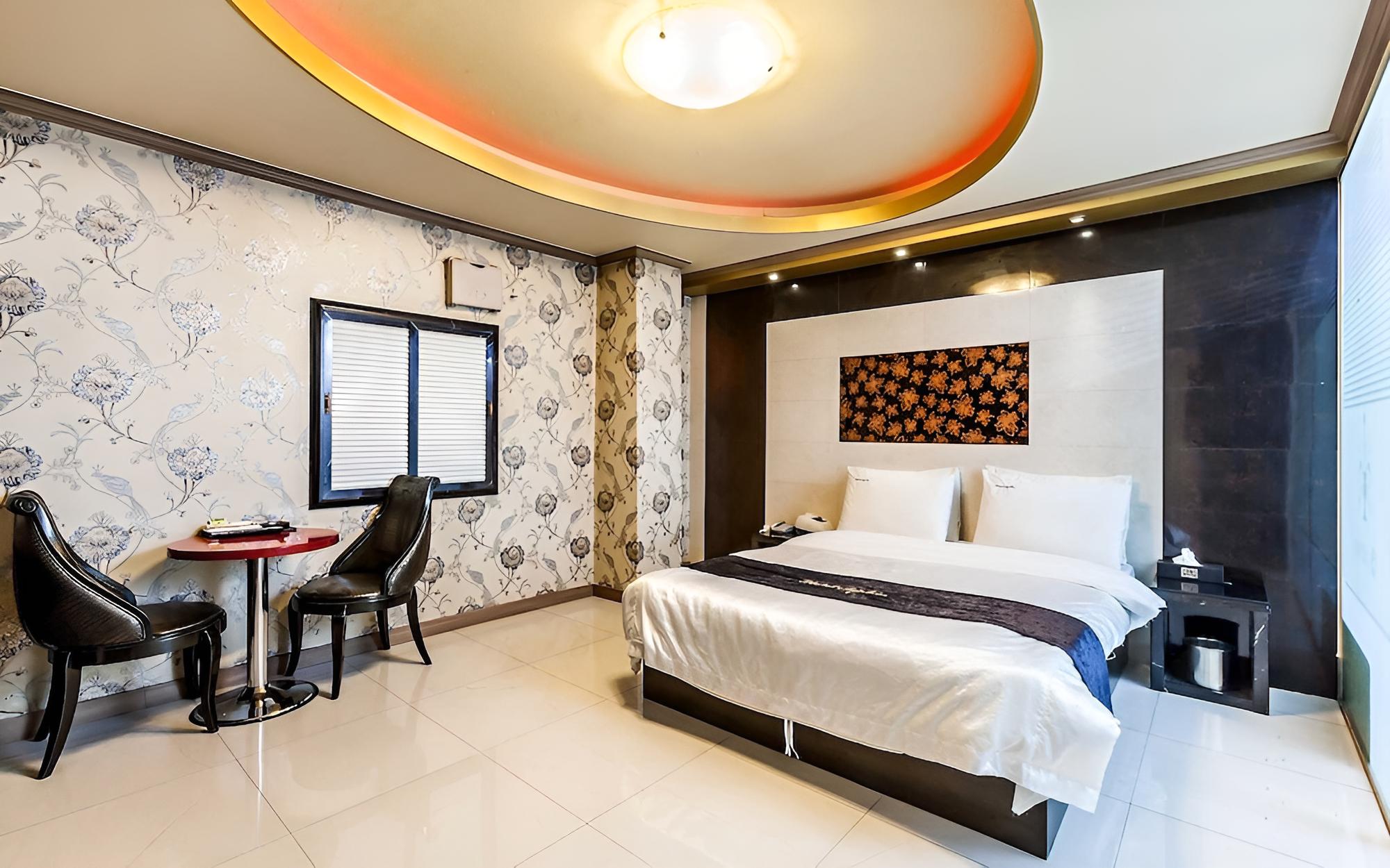 Room (Standard) - Photo 1