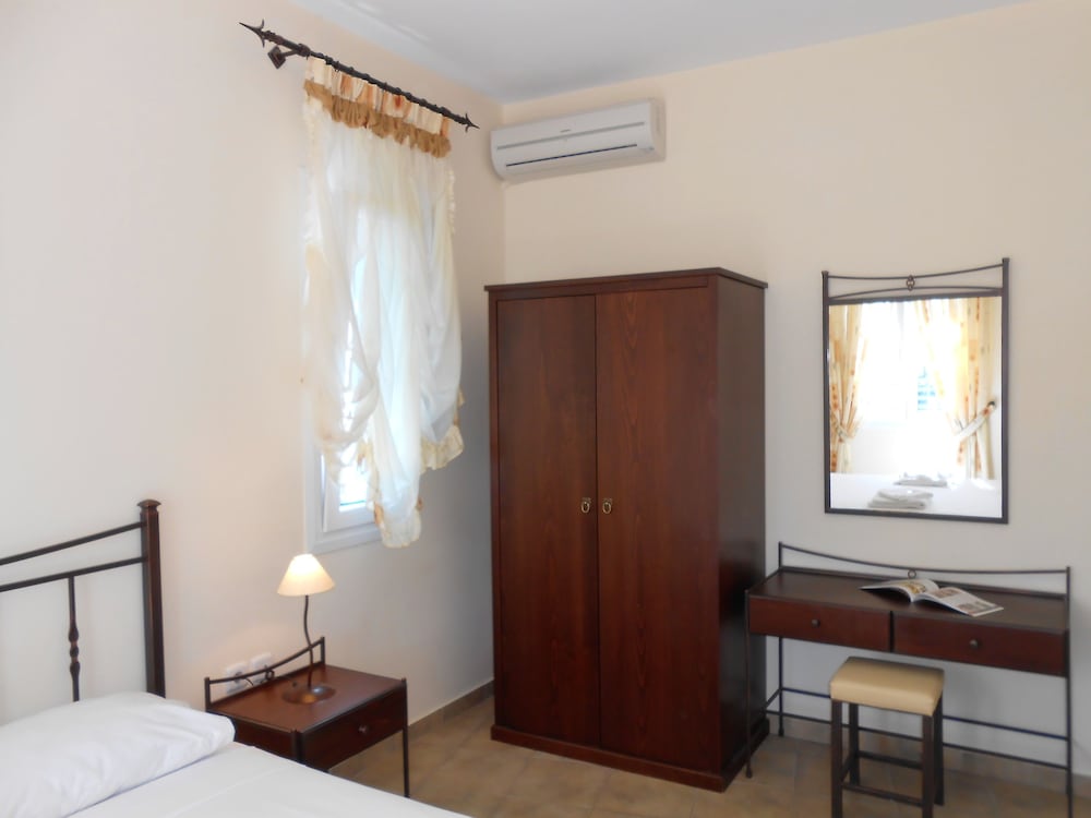 Studio Apartment with Sea View photo 1