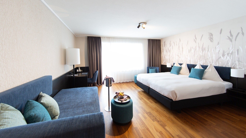 Junior Double or Twin Room, 1 King Bed, Balcony