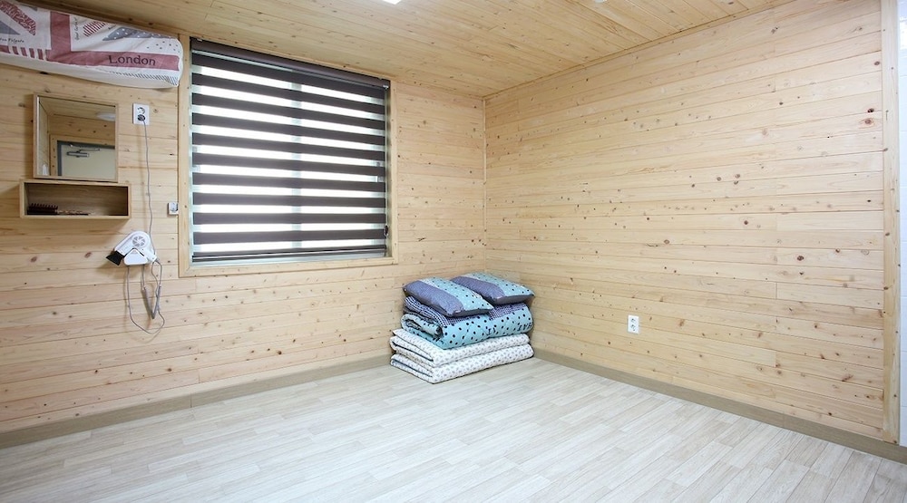 Standard Studio (204) photo 1