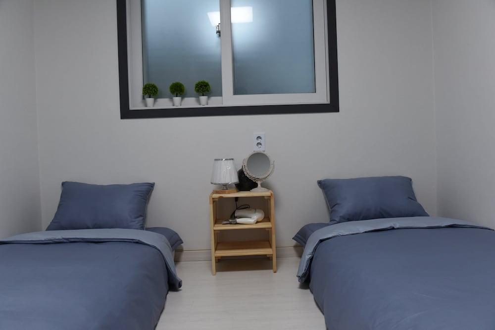 Room (Incheon airport 3) photo 1