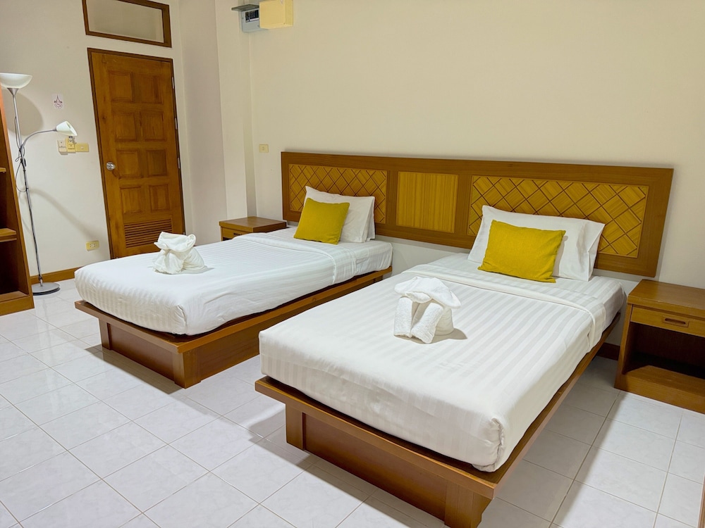 Standard Twin Room, No Windows - Photo 3