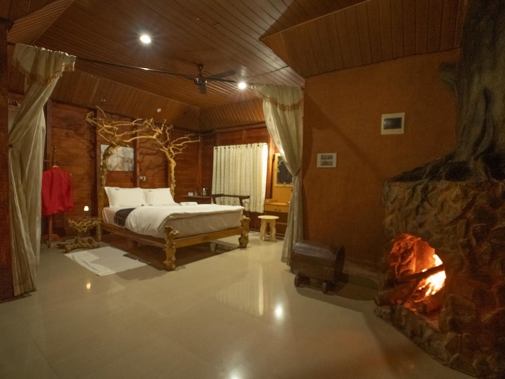 Superior Suite, Fireplace