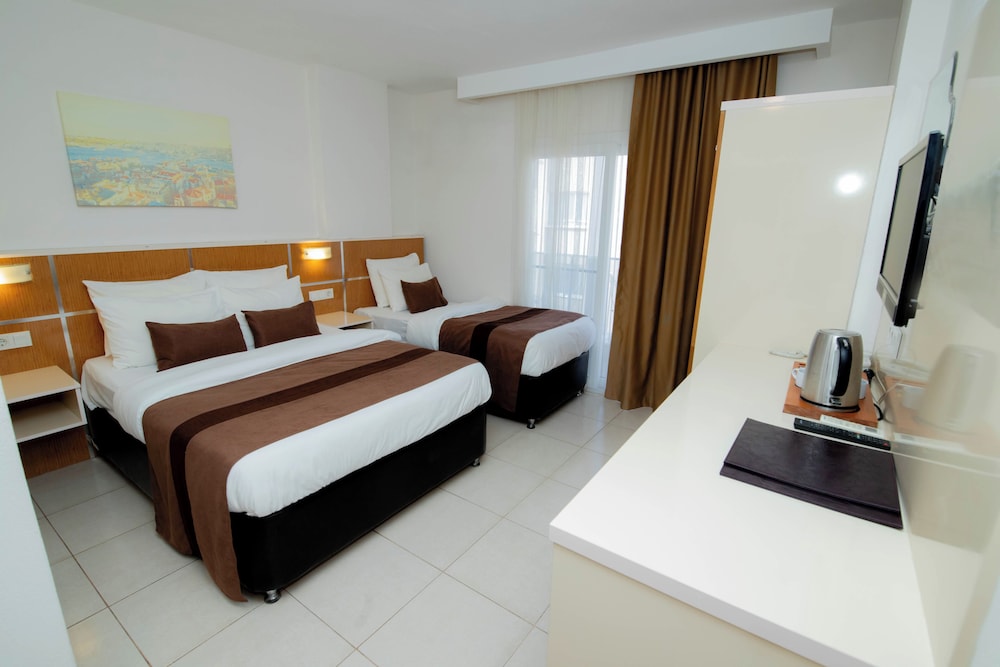Deluxe Double or Twin Room, City View