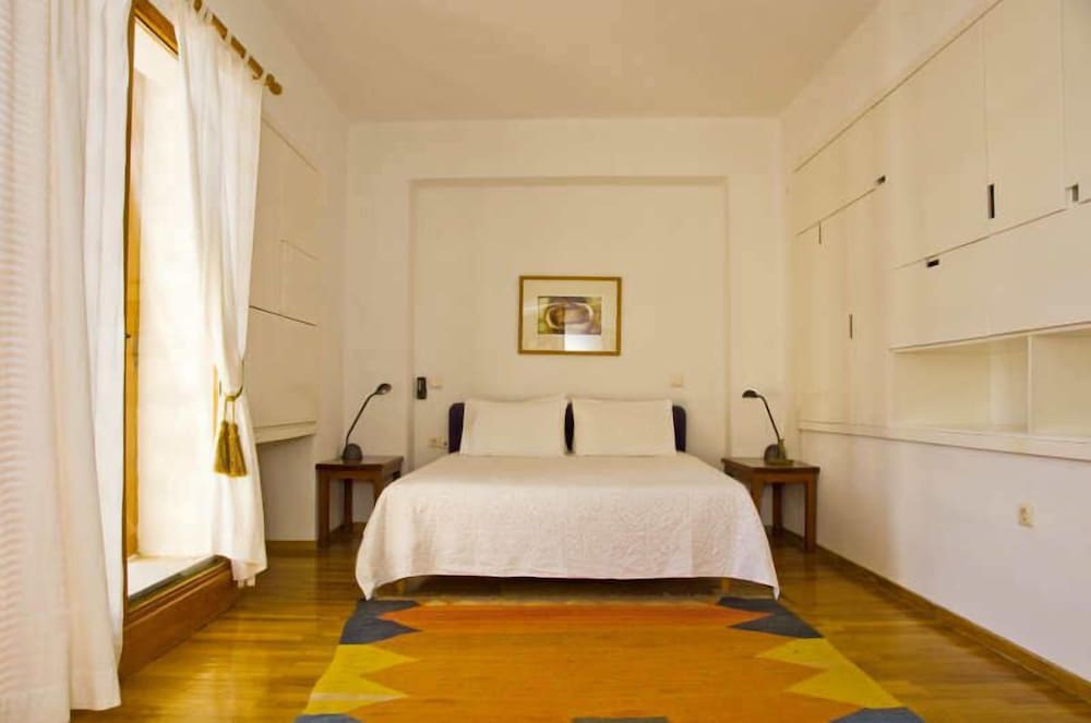 Traditional Duplex, 3 Bedrooms, Sea View (White House)