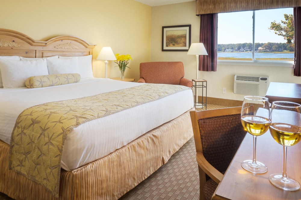 Room, 1 King Bed, Bay View - Photo 1