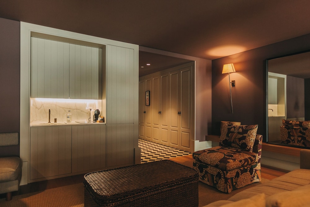 Suite - Photo 2