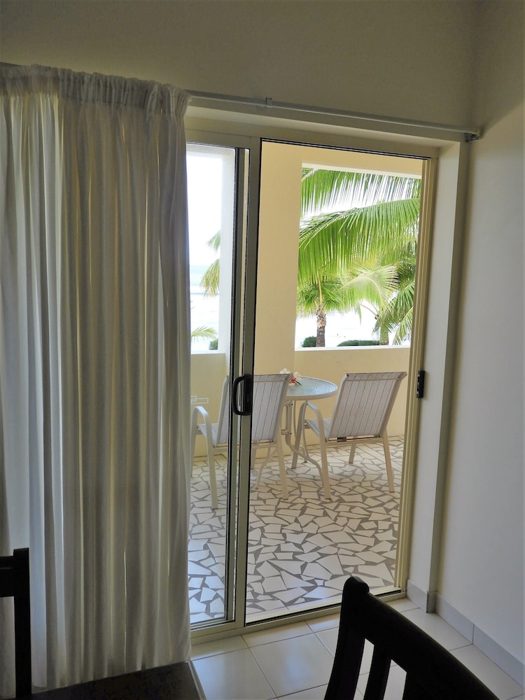 3 Bedroom Beachfront Villa - Photo 15