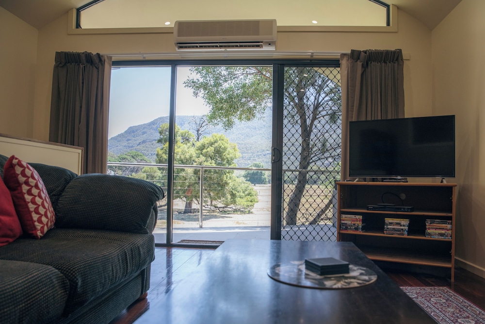 Junior Townhome, 3 Bedrooms, Mountain View photo 1