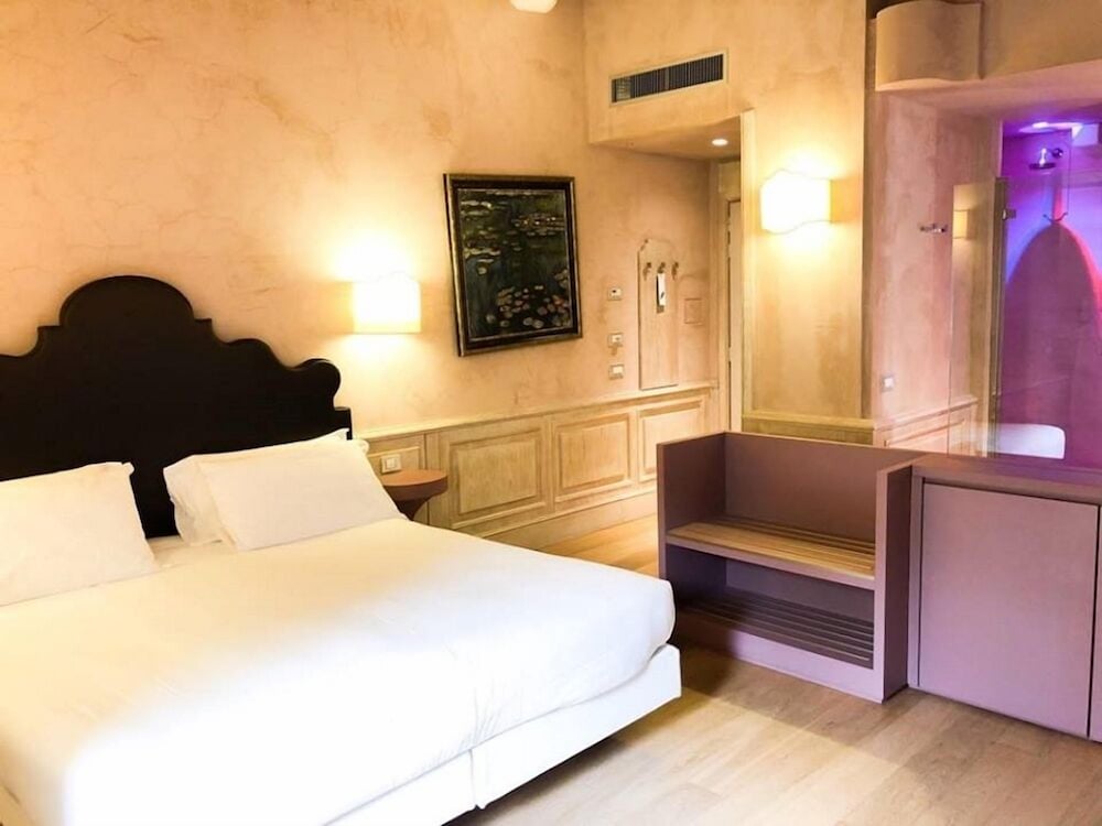 Premium Double or Twin Room, Bathtub, Sea View photo 3