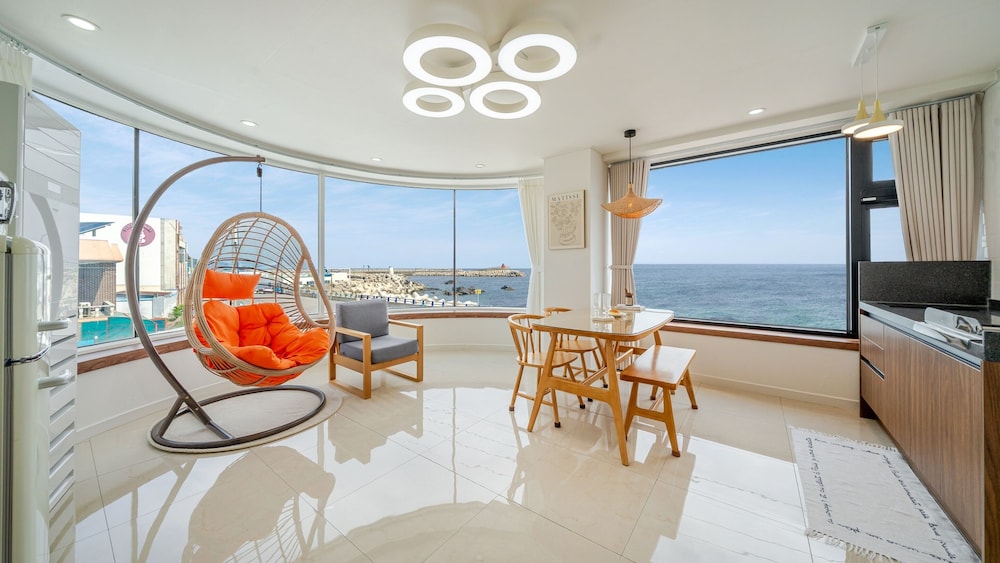 Basic Room, 1 Bedroom (Room 201 (Panorama View/Private BBQ))