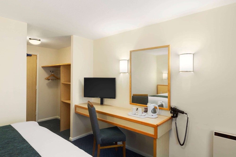 Room, Multiple Beds, Non Smoking photo 2