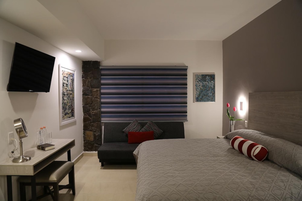 Standard Single Room, 1 King Bed photo 1