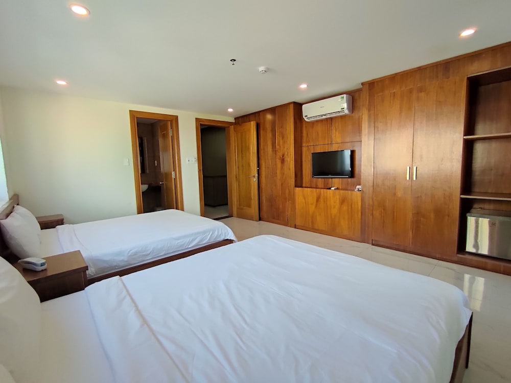 Deluxe Quadruple Room, Partial Ocean View - Photo 6