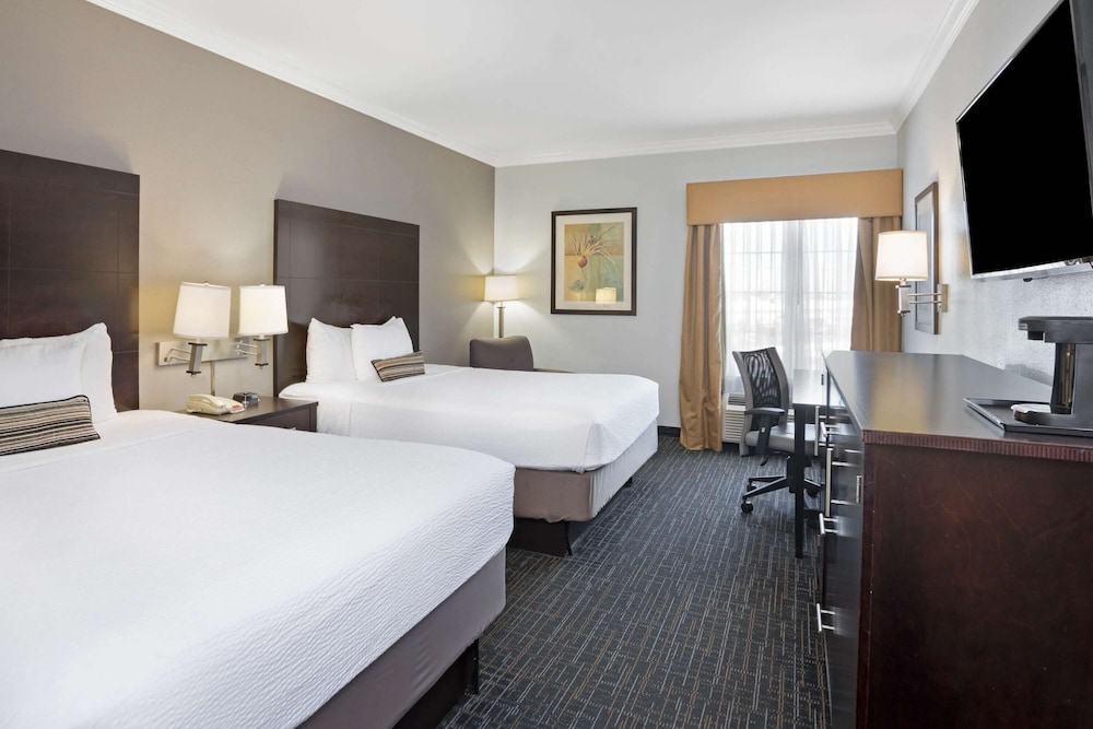 Room, 2 Queen Beds - Photo 1
