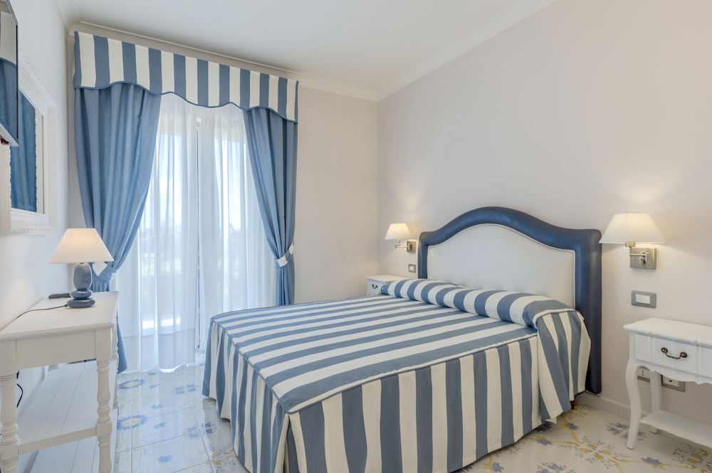 Junior Suite, Sea View photo 3