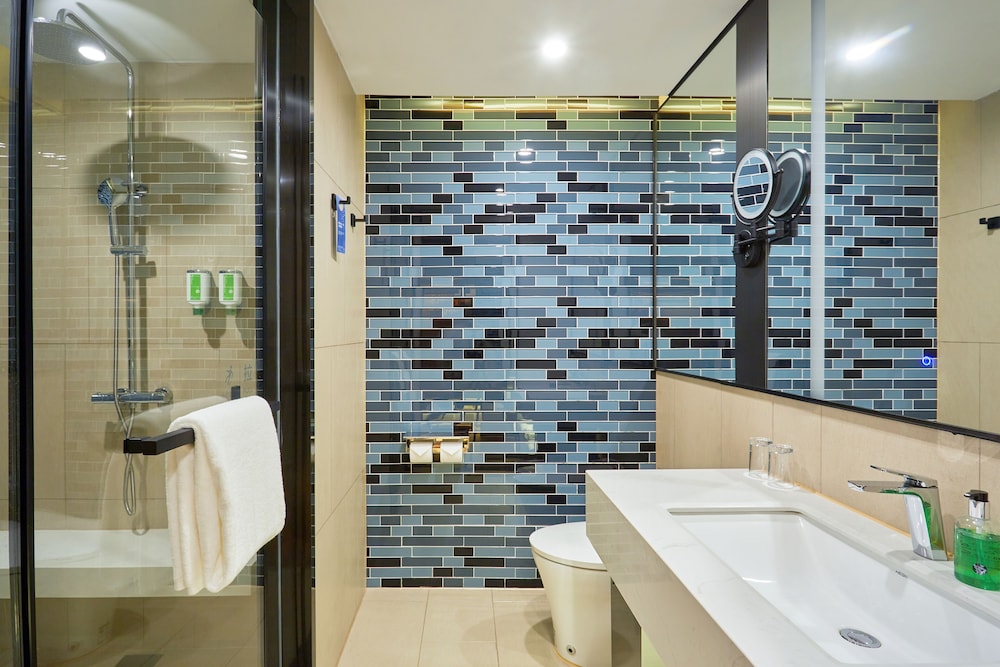 Deluxe Room, 2 Twin Beds, City View - Photo 9