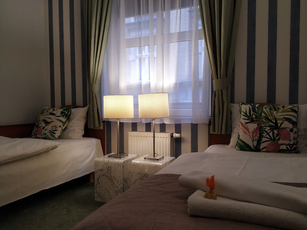 Standard Twin Room photo 1