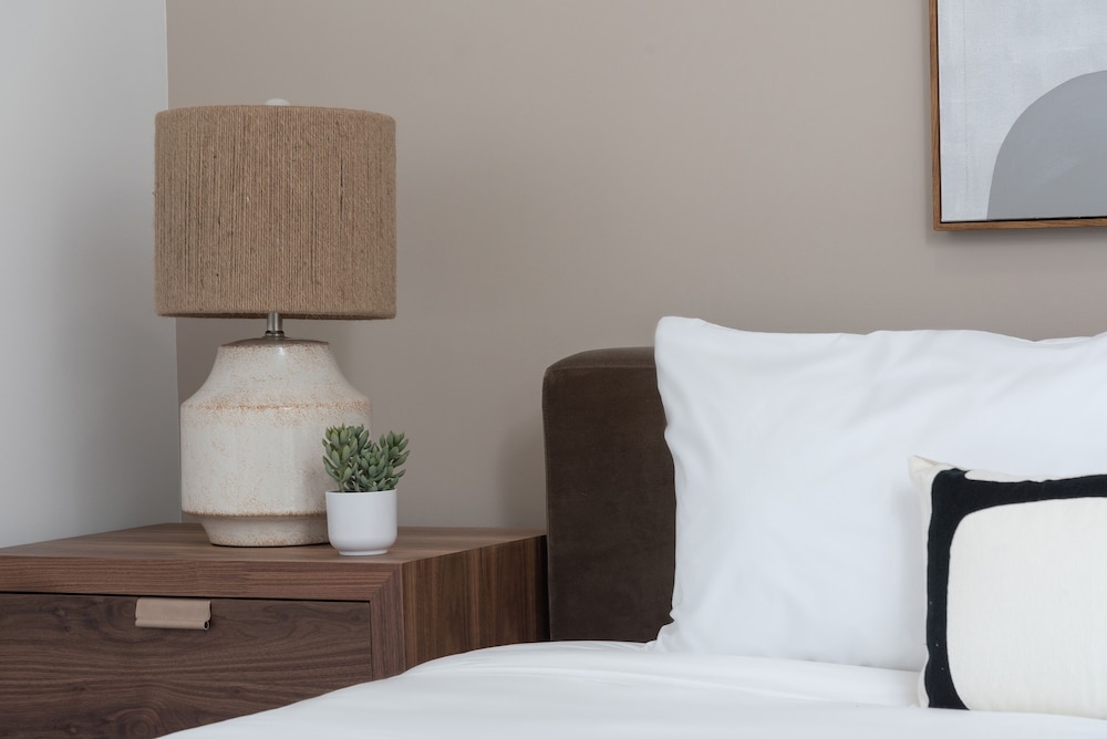 Classic Room, 1 Queen Bed (Self Check-in with Virtual Front Desk) photo 2