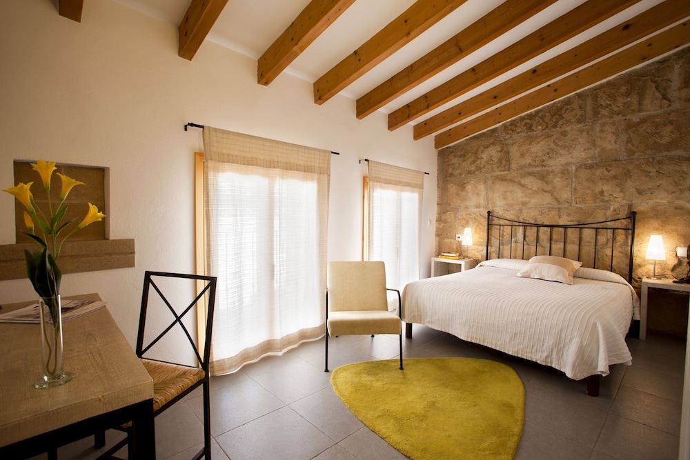 Standard Double or Twin Room, City View photo 2