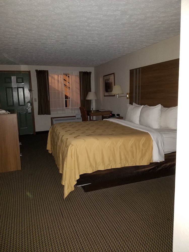 Room, 1 King Bed, Accessible, Non Smoking (Efficiency) photo 3