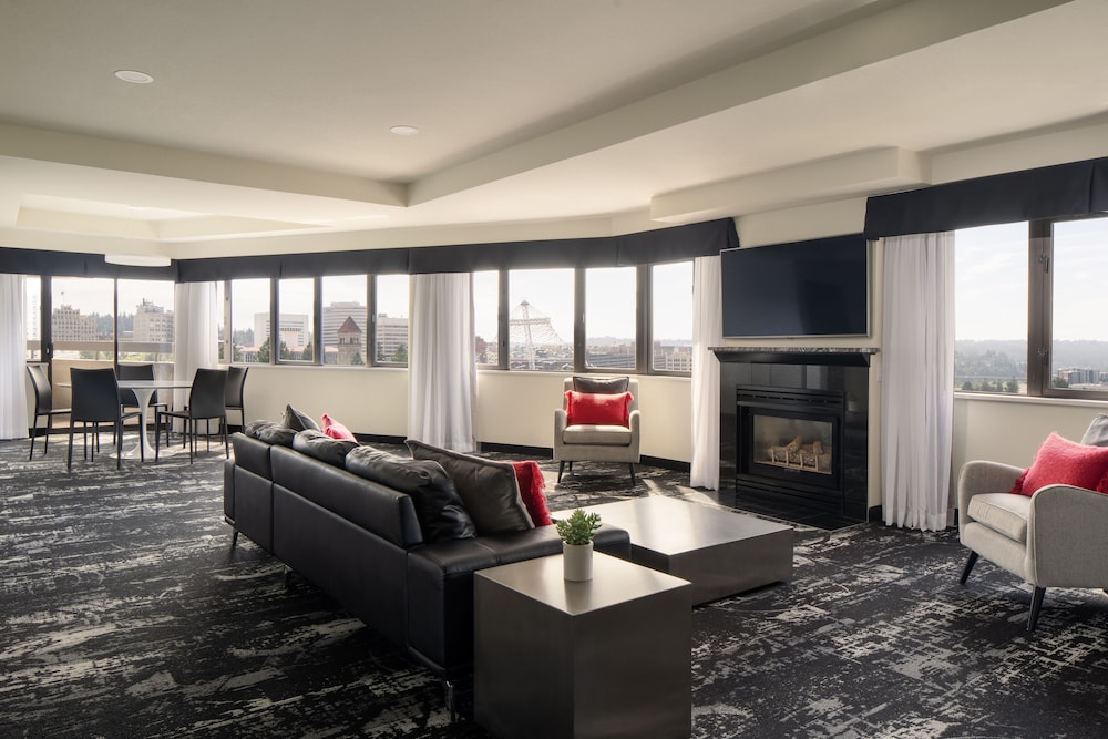 Grand Suite, Tower