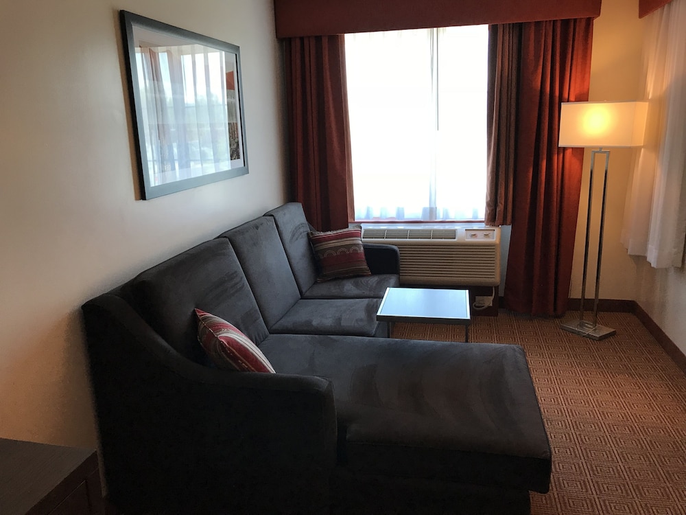 Deluxe Room, 1 King Bed, Non Smoking, Mountain View (Deluxe Executive Room) - Photo 4