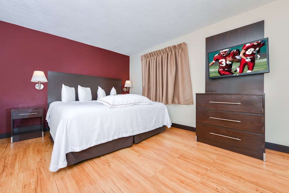 Standard Room, 1 King Bed, Accessible, Kitchenette (Smoke Free) - Photo 1