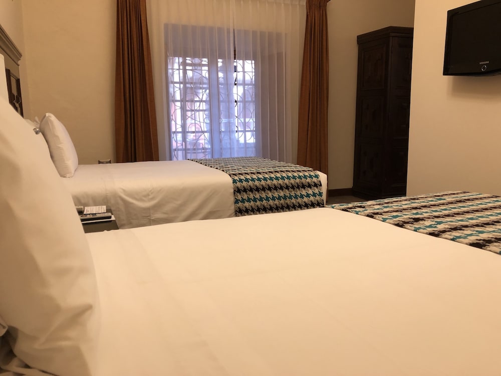 Family Suite, Multiple Beds, Non Smoking (Colonial) photo 2